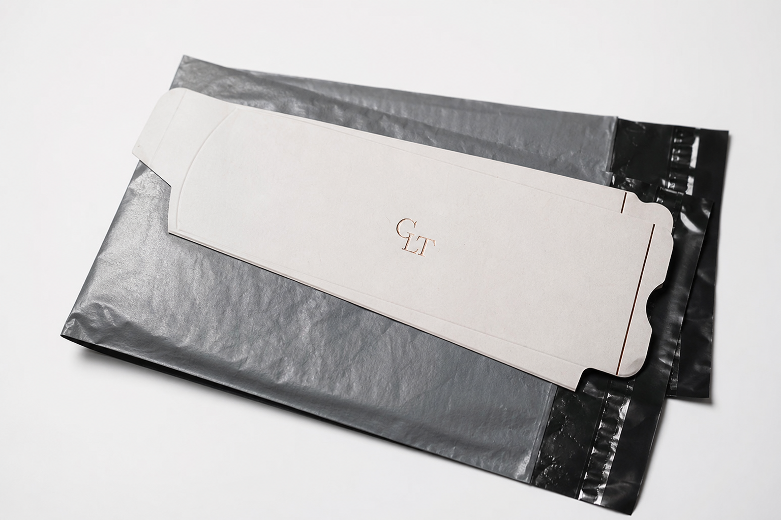 Labeling Poly Mailer Returns Work: Material, Adhesive, Artwork, and MOQ