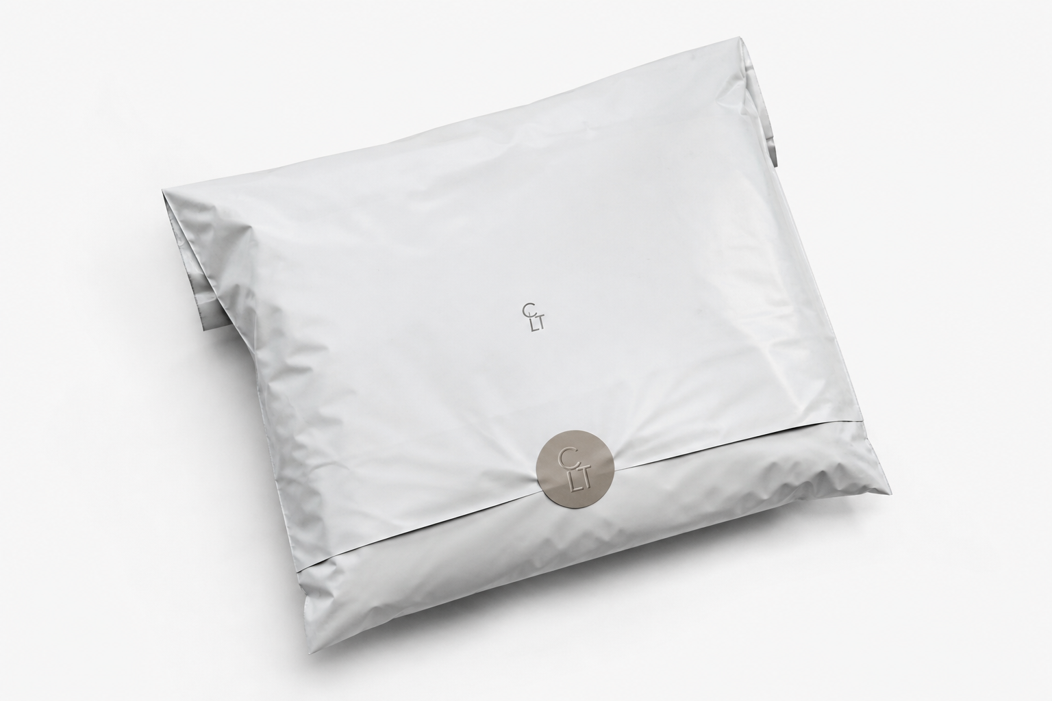 Poly Mailers With Branded Labels: What Actually Works