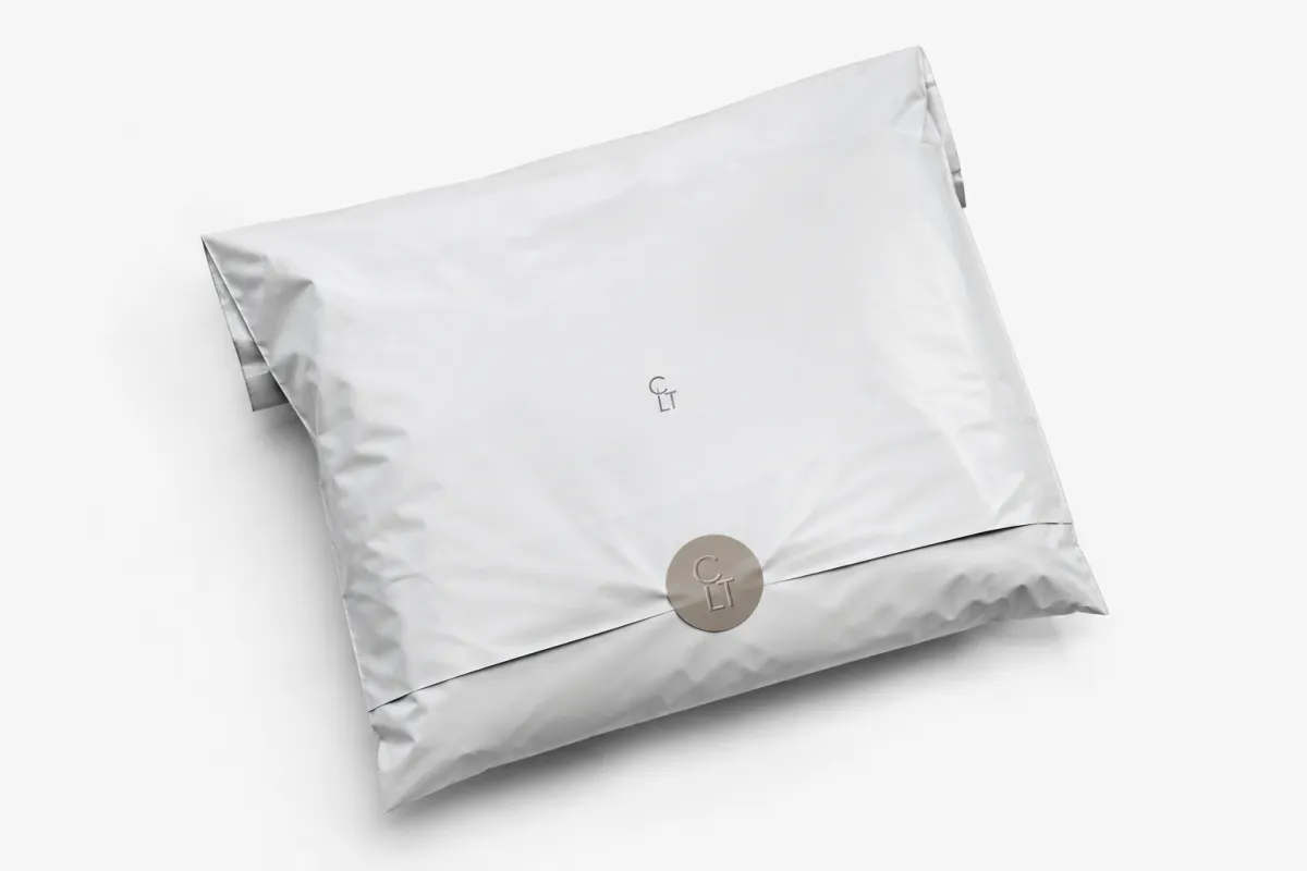 Poly Mailers With Branded Labels: What Actually Works