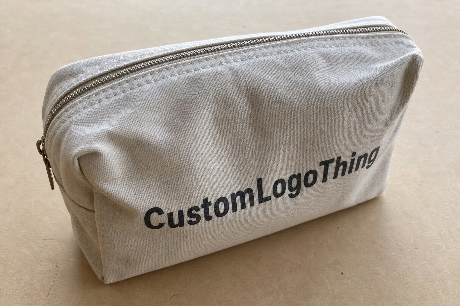 Custom Logo Pouches for Cosmetics: Film, Print, MOQ, and Carton Packing
