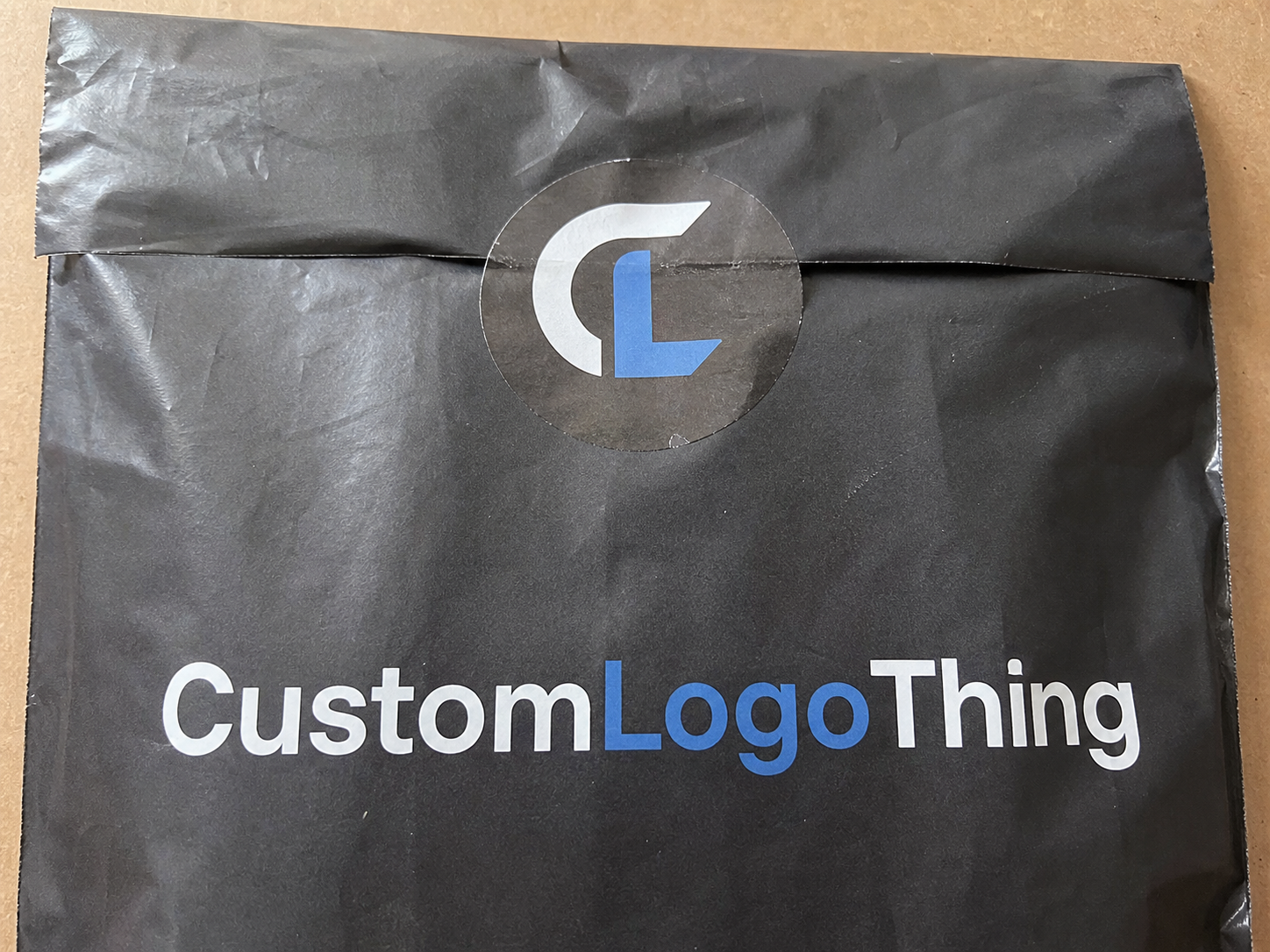 Custom Sticker Seals for Mailers Branding Sticks: Film, Closure, Print, and Fulfillment