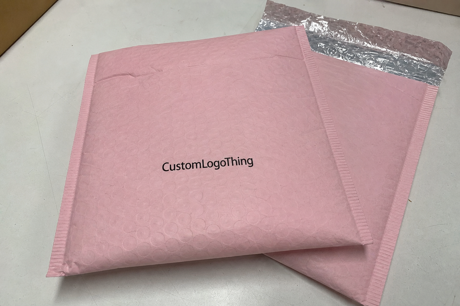 Custom Padded Mailers for Cosmetics Brands: Wholesale