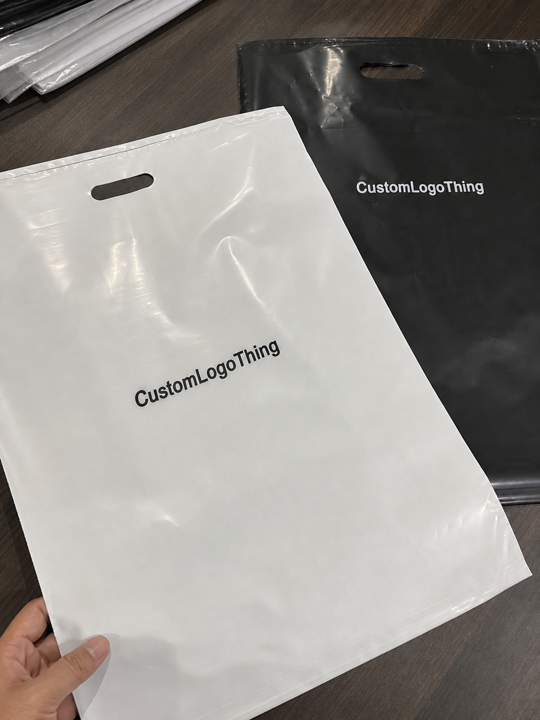 PE Garment Bags for Apparel Brands: Material Choice Guide