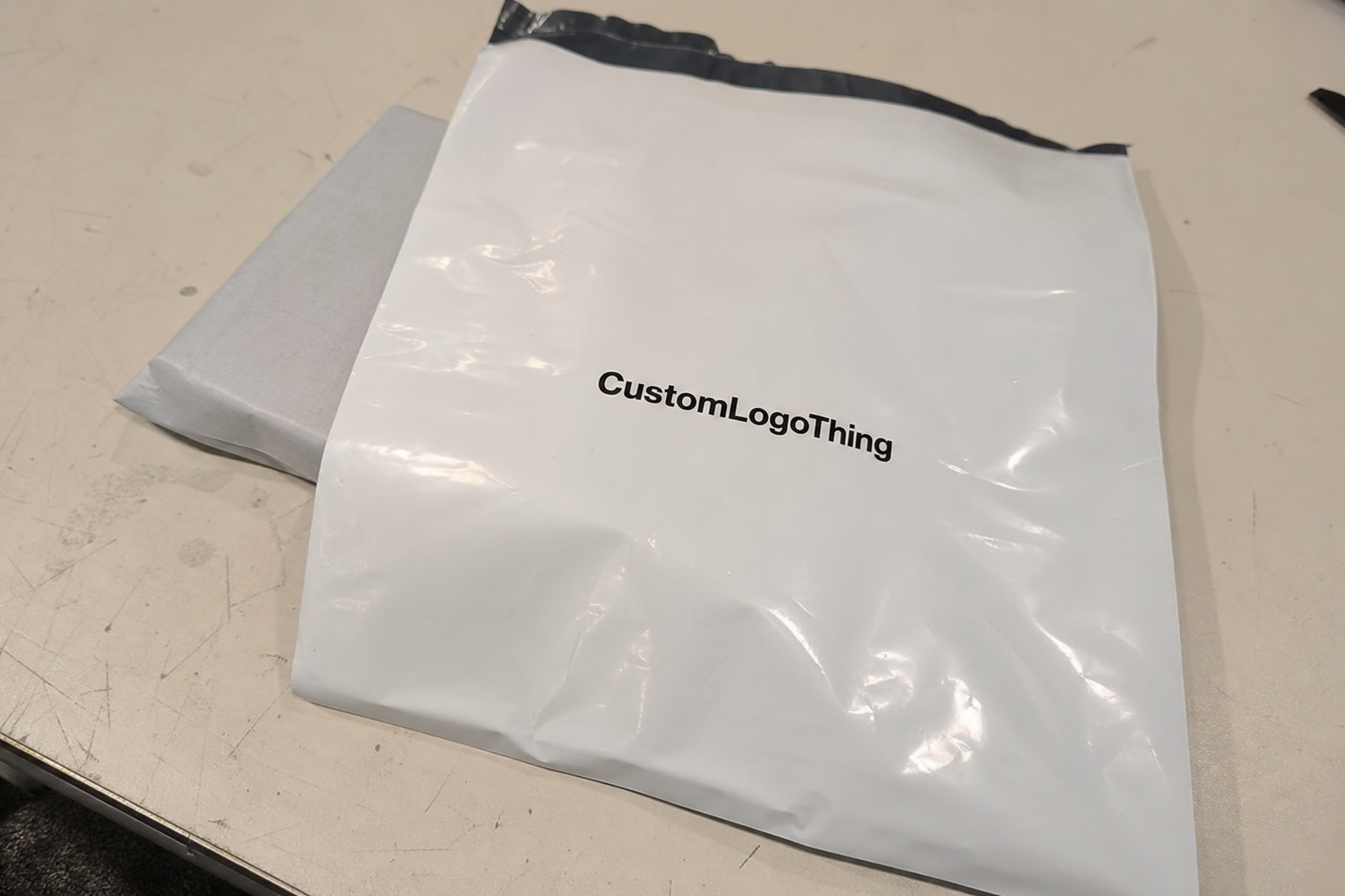 Custom Poly Mailer Bags for Subscription Brands: Buy Smart