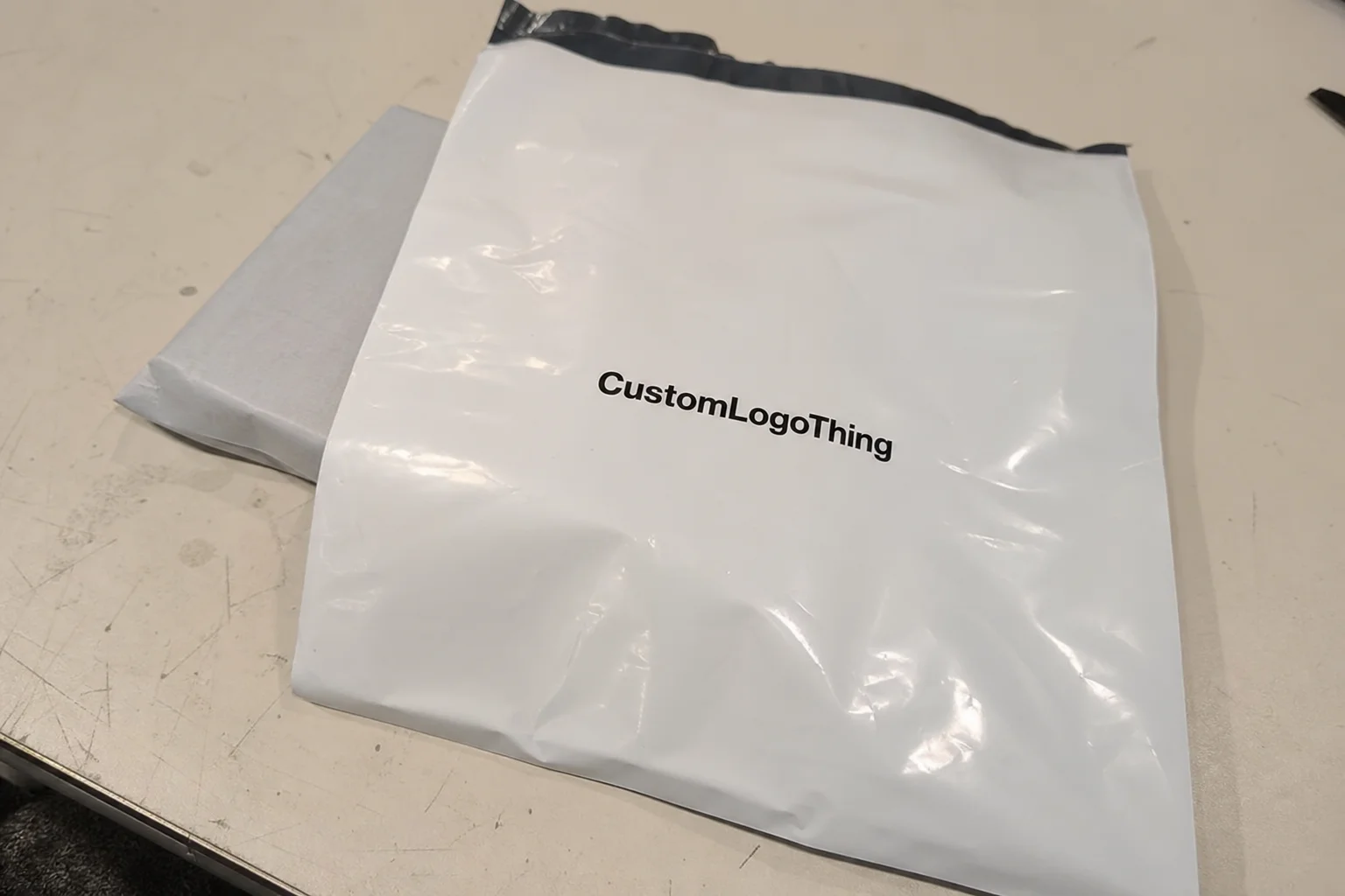 Custom Poly Mailer Bags for Subscription Brands: Buy Smart