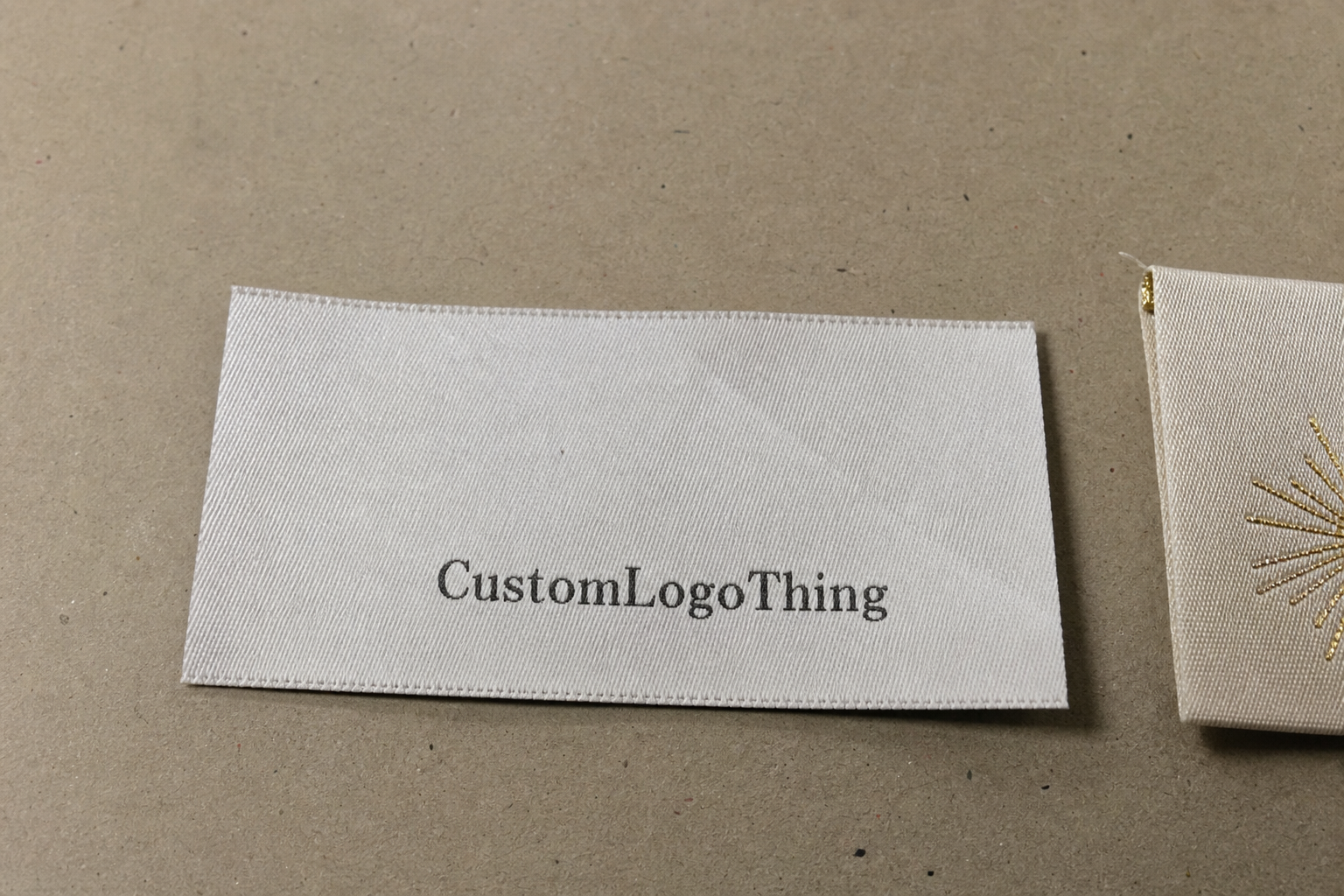 Custom clothing labels for jewelry brands: Buy the Right Fit
