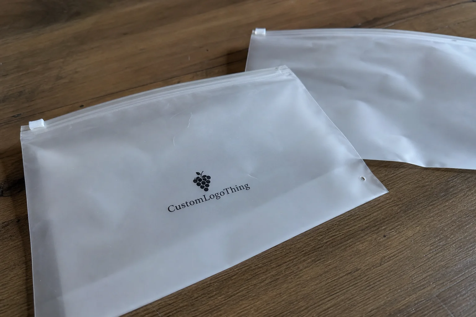 Frosted Zipper Bags: Low MOQ Order for Wine Clubs Wholesale