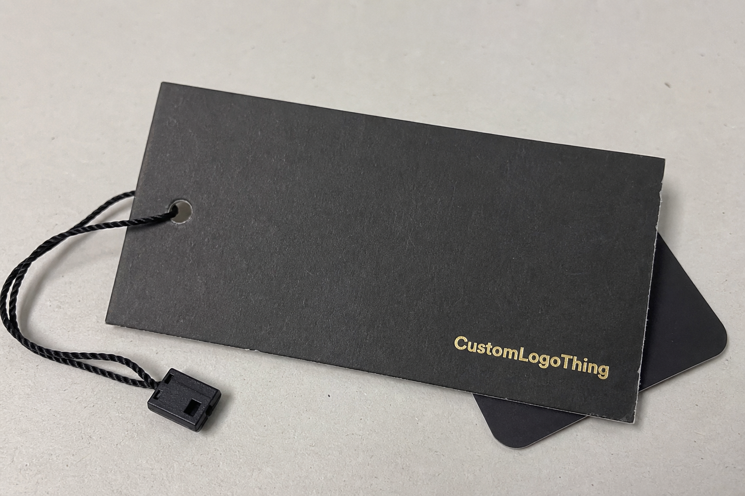 Custom Hang Tags for Apparel Retailers: Unit Cost Breakdown