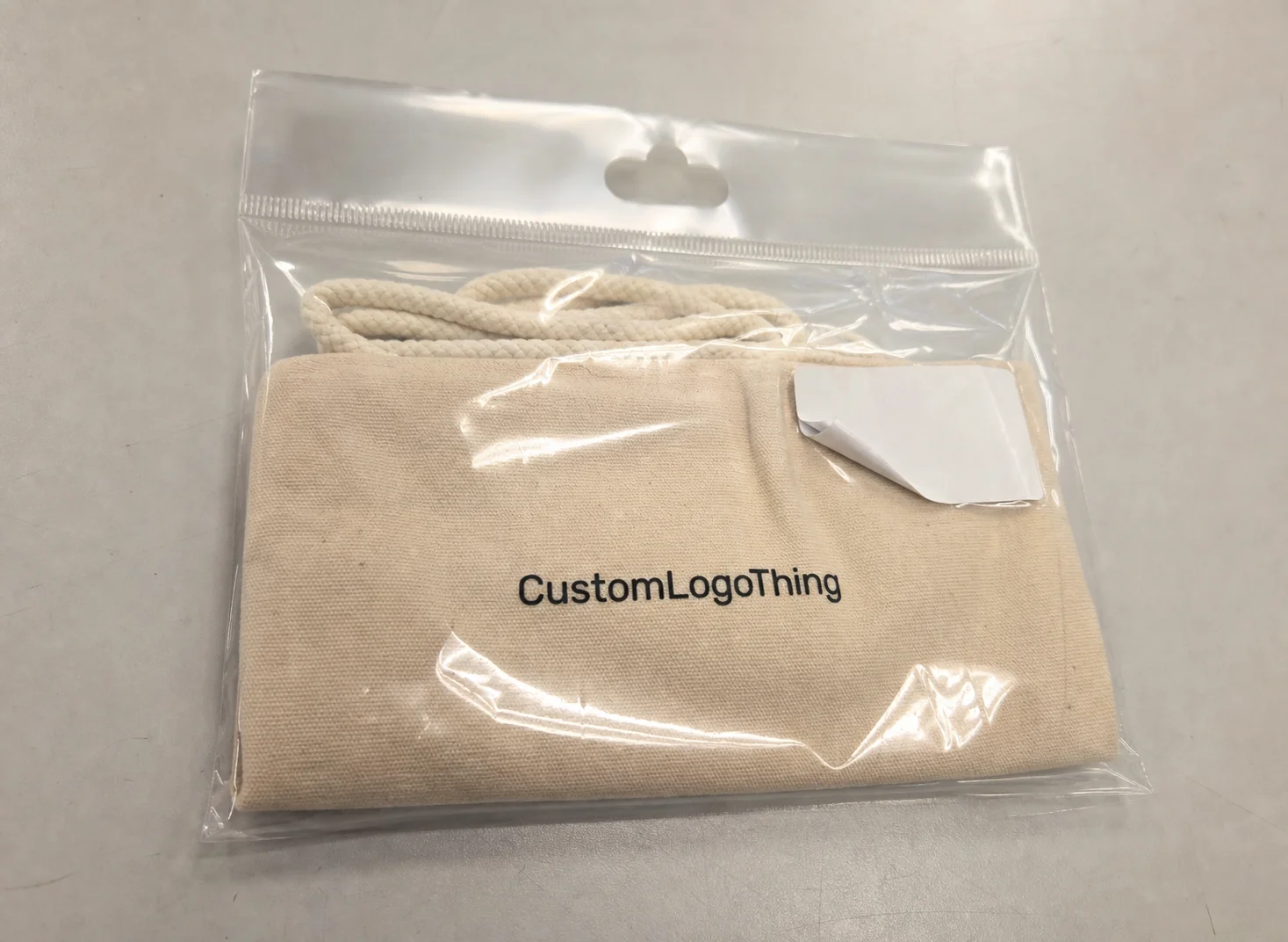 Buy Custom Poly Plastic Bags for Clothes: Buyer's Guide