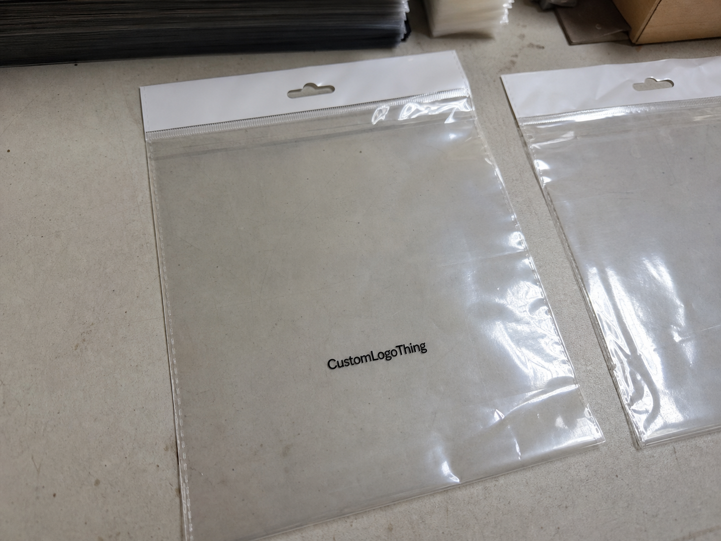 Clear Resealable Poly Bags for Apparel Brands: MOQ Planning