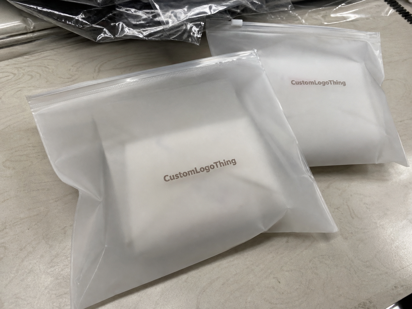 Frosted Zipper Poly Bags for Wellness Brands: MOQ Planning