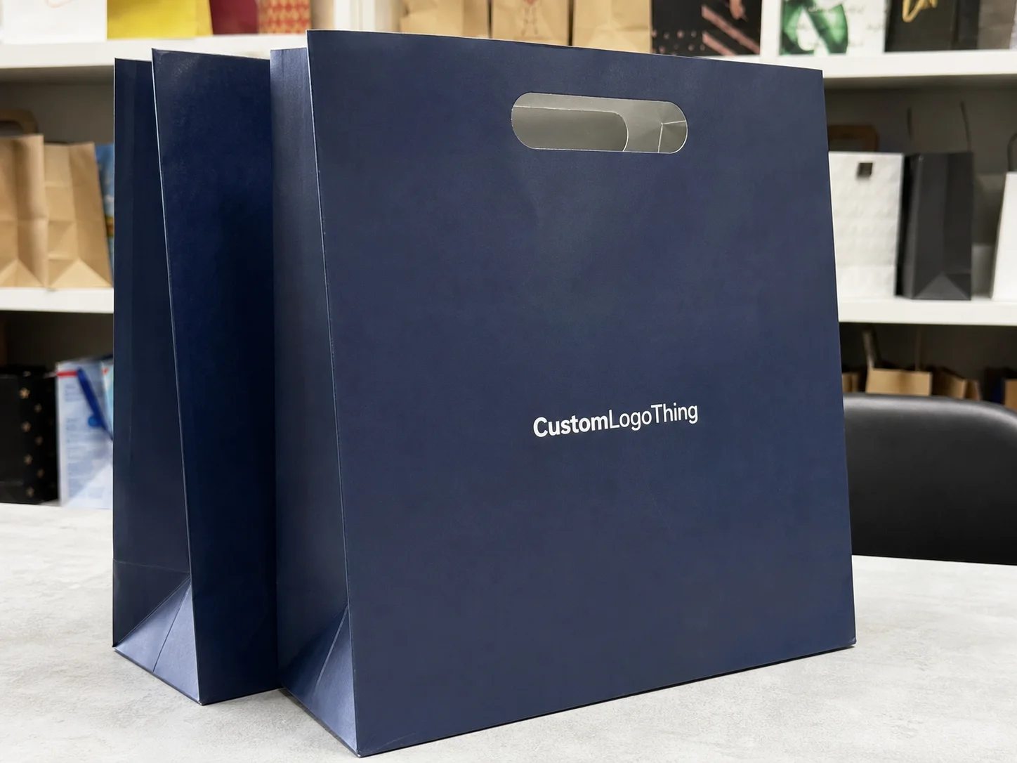 Die Cut Handle Bags for Gift Shops: Plan MOQ Confidently