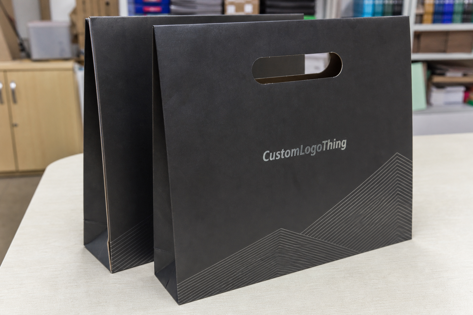 Die Cut Handle Bags for Sports Clubs: MOQ Planning