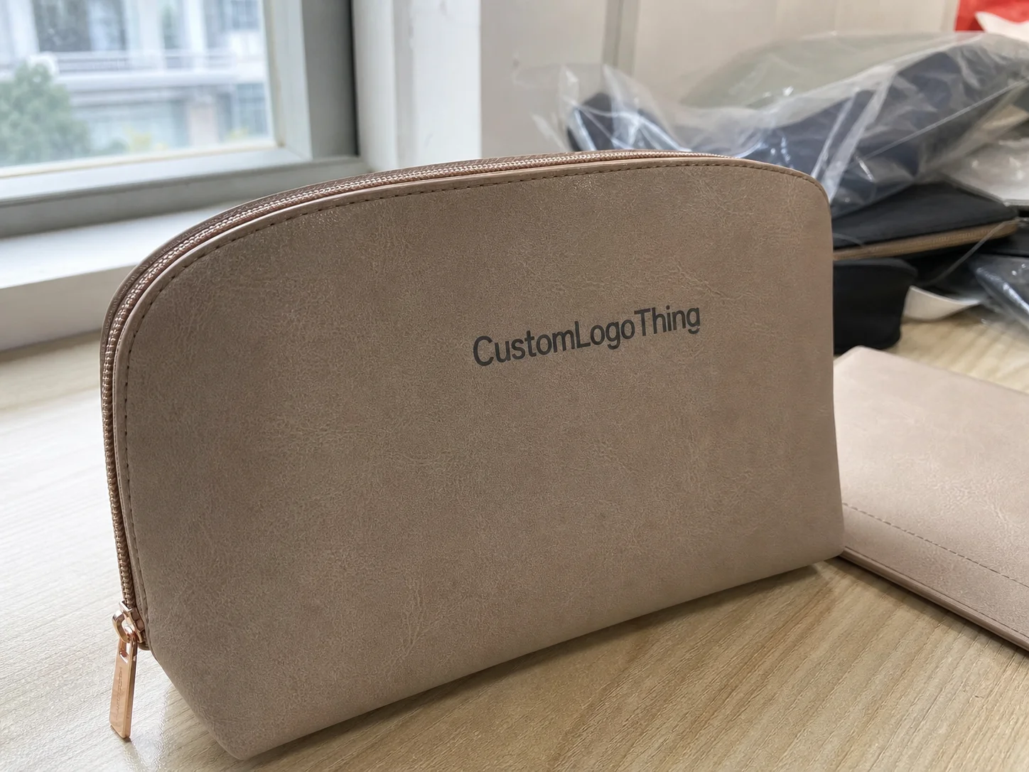 Custom Makeup Pouch: How to Order the Right One
