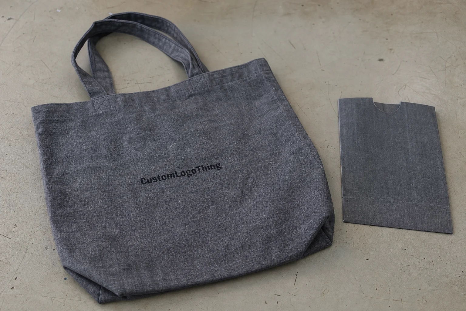 Custom recycled tote bags: what they are and why buyers notice them - CustomLogoThing packaging example