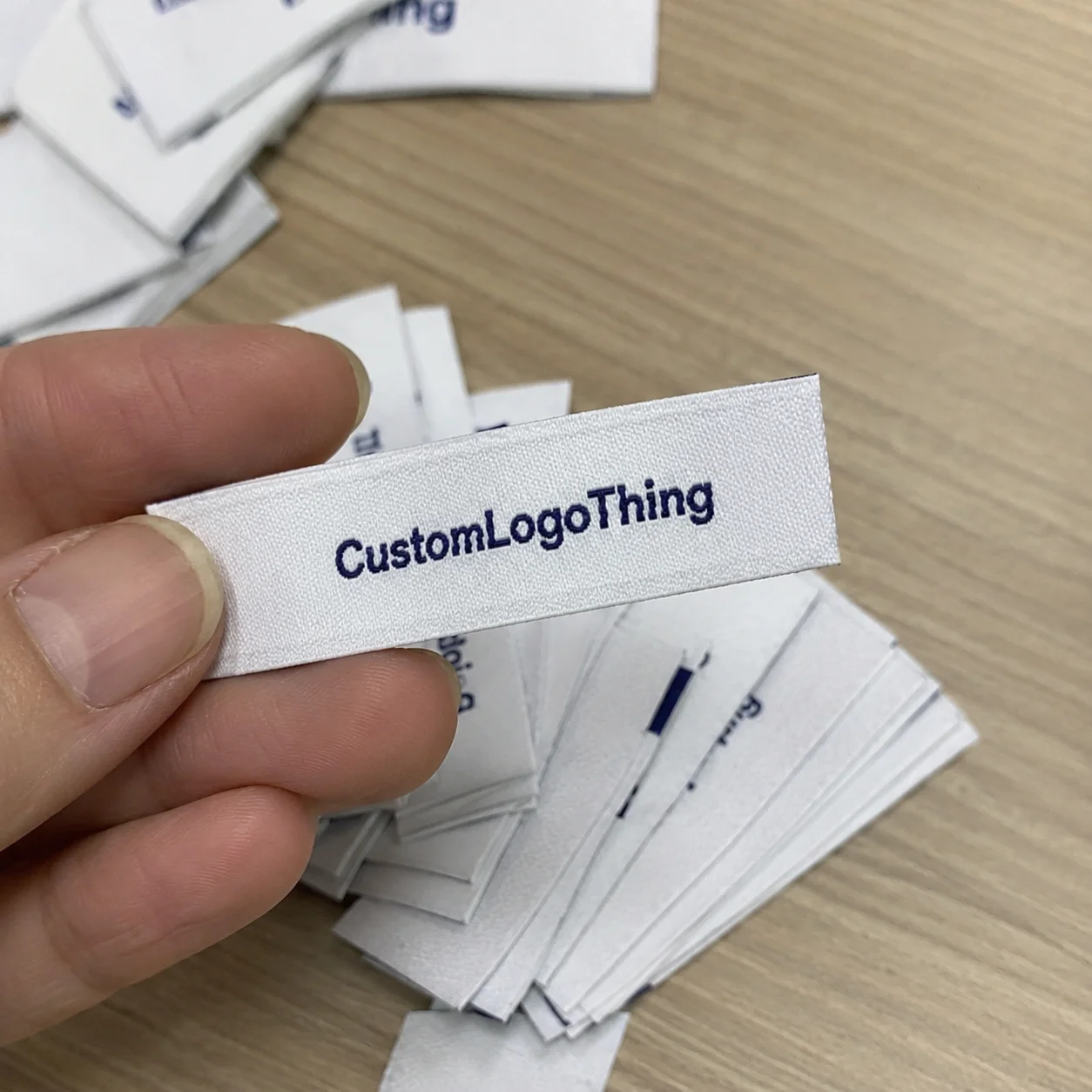 Custom Woven Clothing Label: Specs to Check Before Buying
