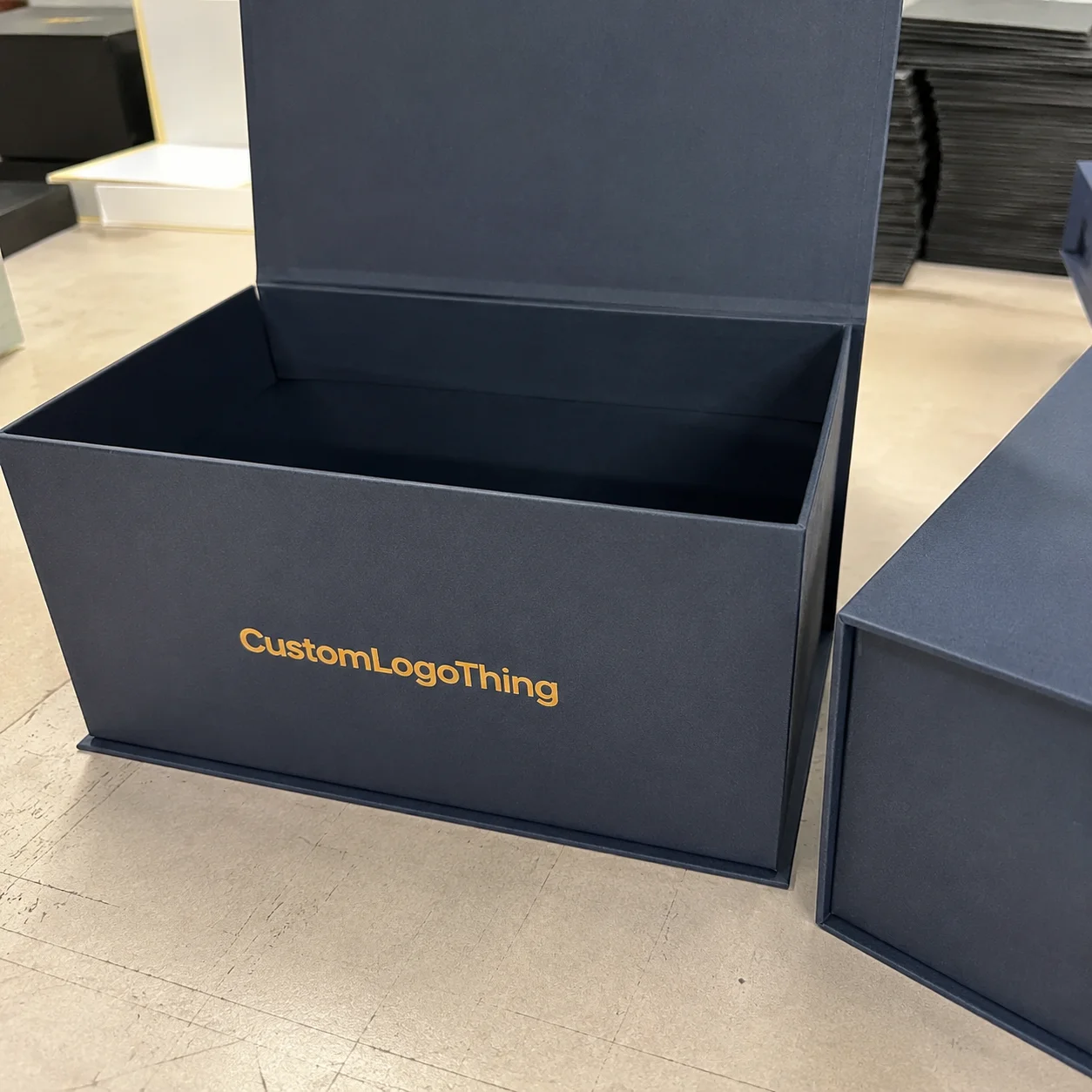 Buy Magnetic Gift Boxes Wholesale USA for Retail Gifts