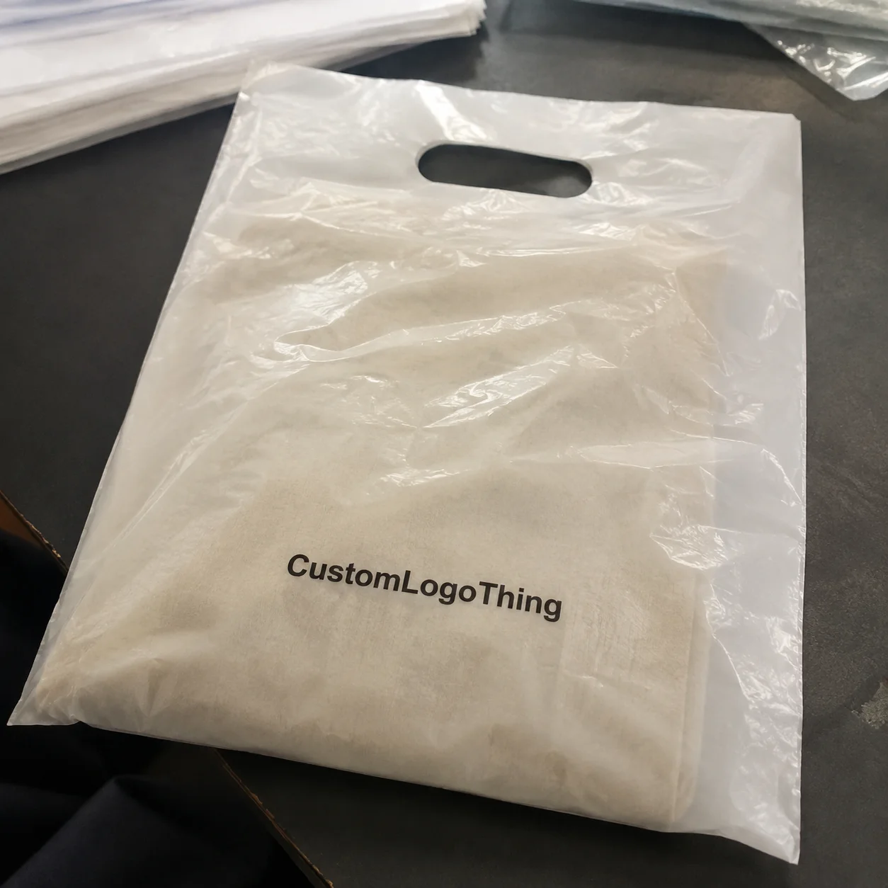 Custom Plastic Bags with Die Cut Handles: Buyer’s Guide